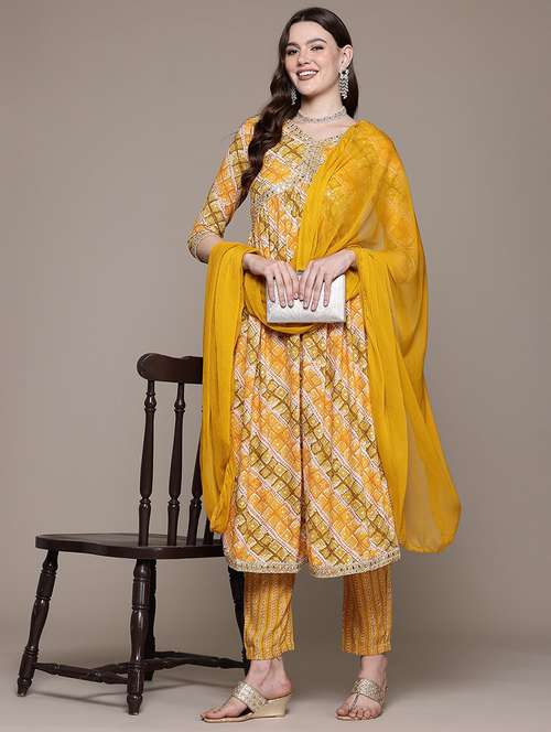 women three quarter sleeve kurta pant with dupatta set - 22057984 -  Standard Image - 0