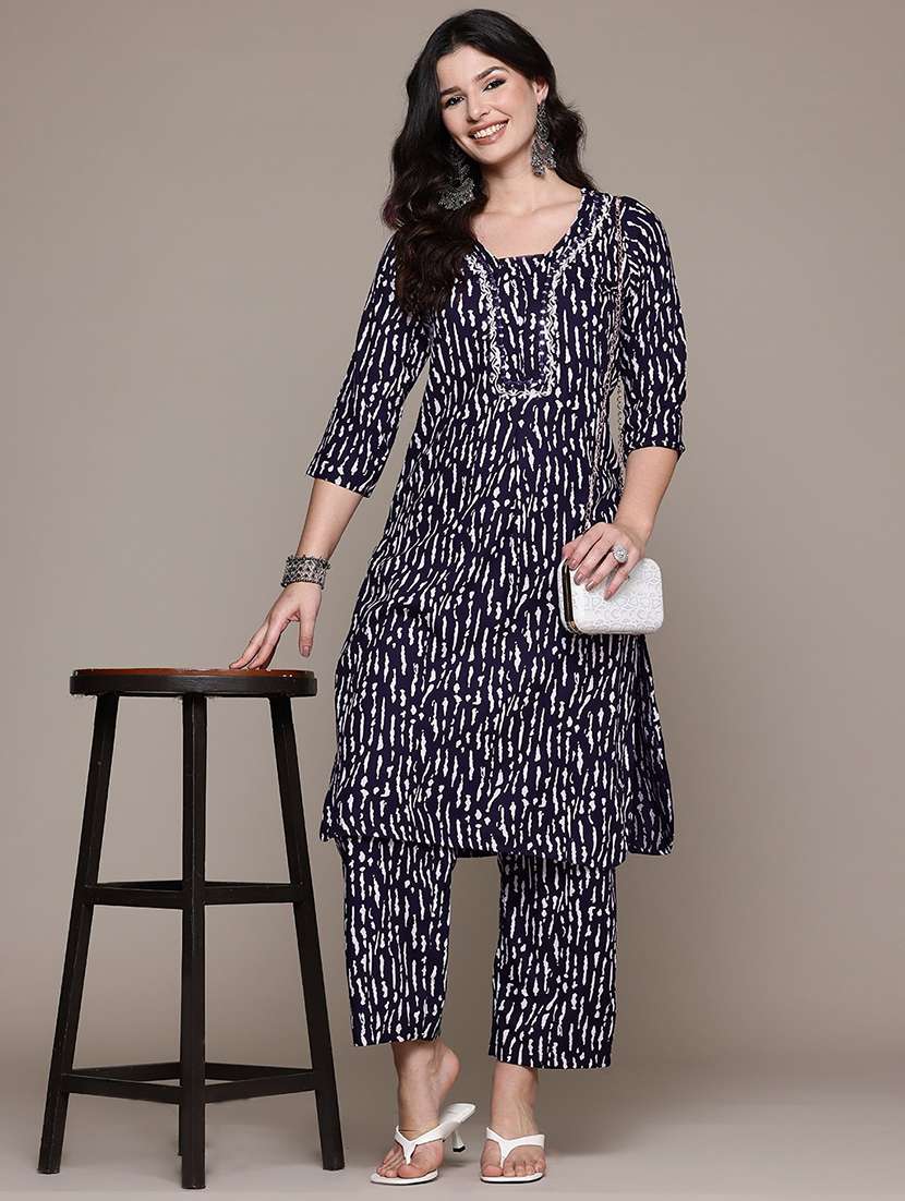 women three quarter sleeve kurta and palazzo set