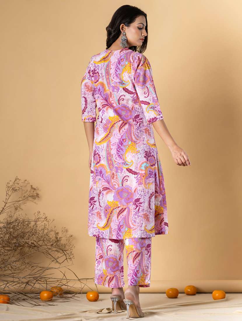 women three quarter sleeve kurta and pant set - 22058186 -  Standard Image - 3