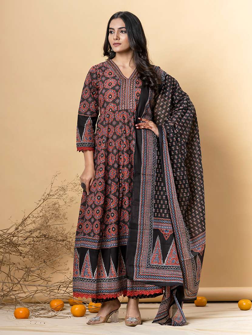 women three quarter sleeve kurta pant with dupatta set