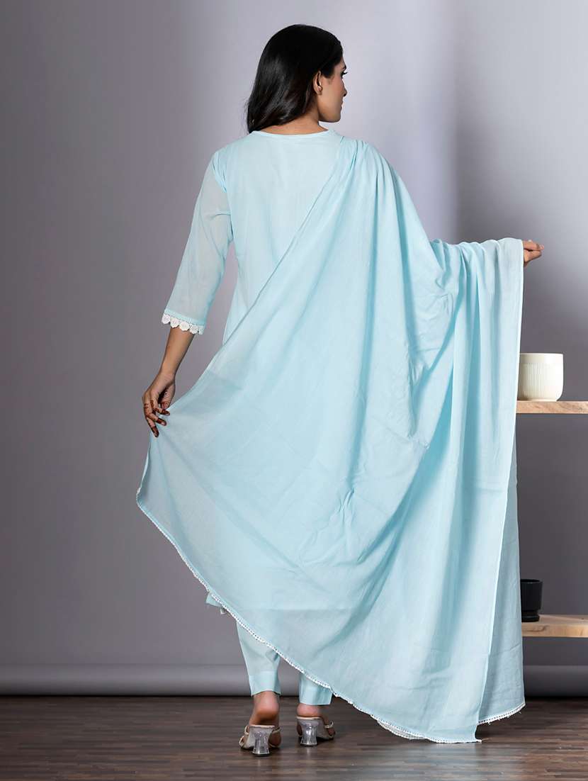 women three quarter sleeve kurta and pant with dupatta  - 22058213 -  Standard Image - 3