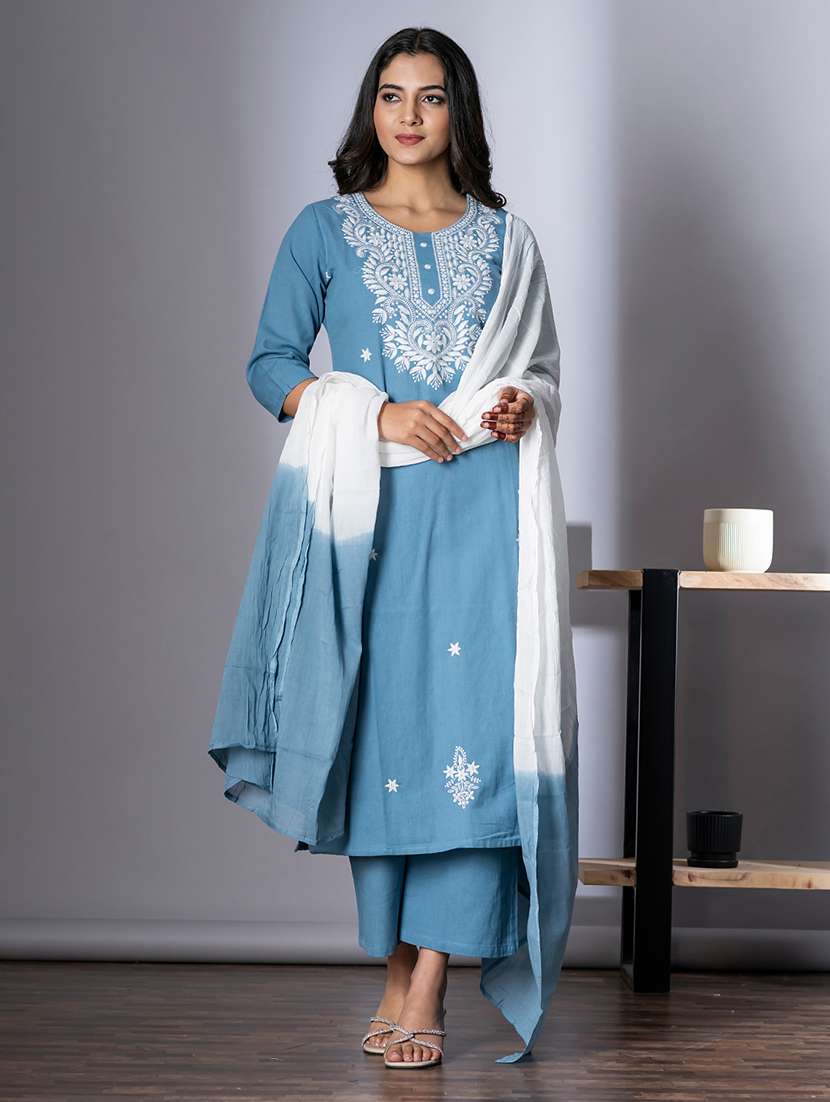women three quarter sleeve kurta and pant with dupatta  - 22058216 -  Standard Image - 3