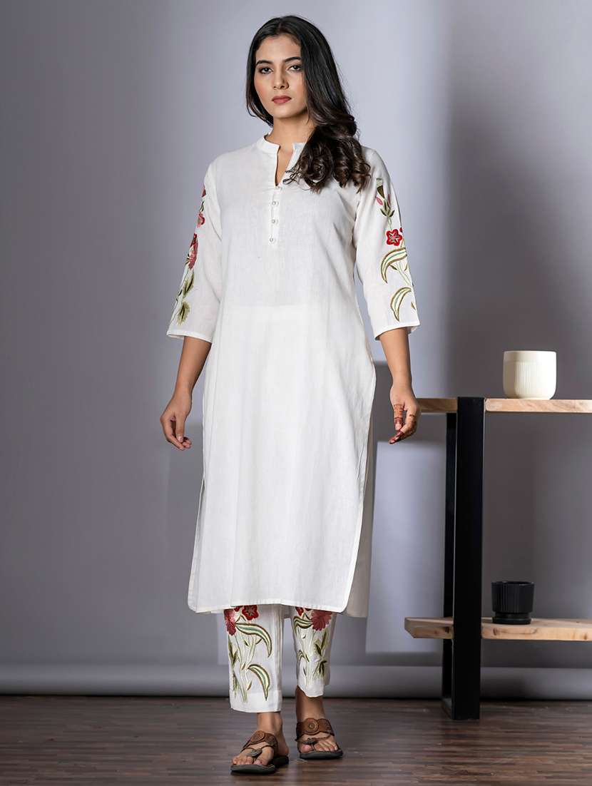 women three quarter sleeve kurta and pant with dupatta  - 22058257 -  Standard Image - 3