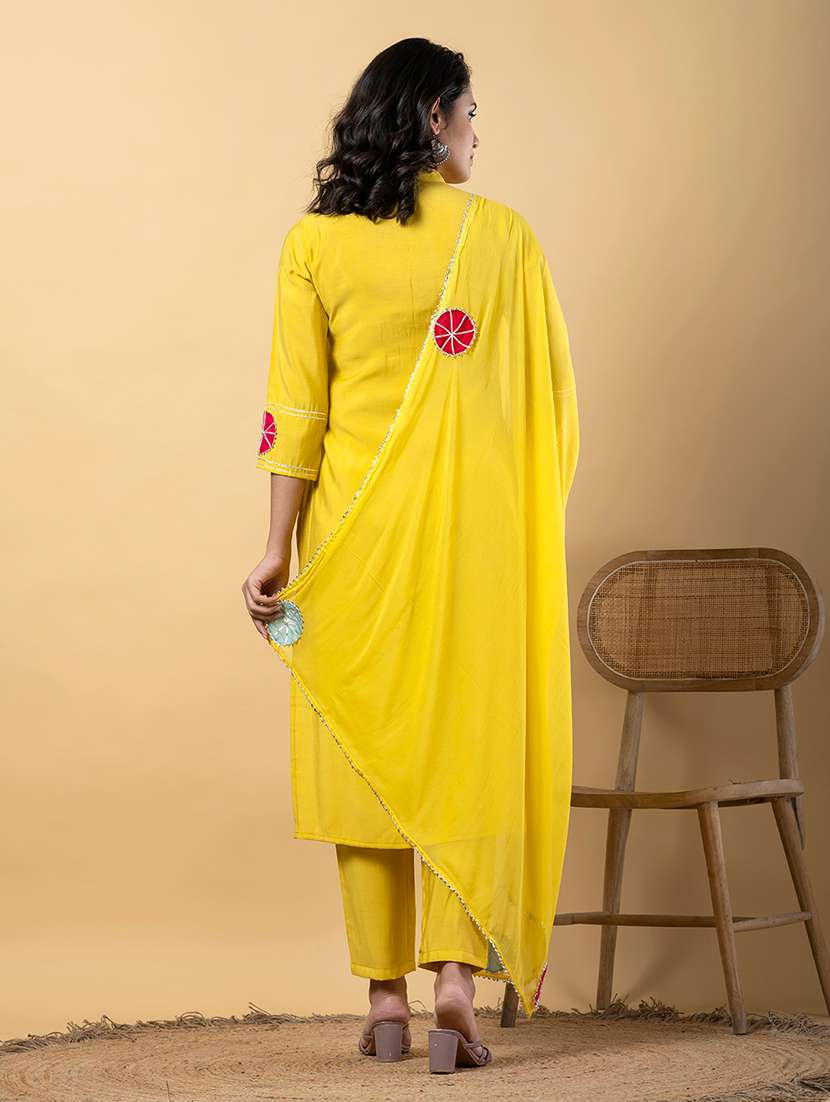 women three quarter sleeve kurta pant with dupatta set - 22058283 -  Standard Image - 3