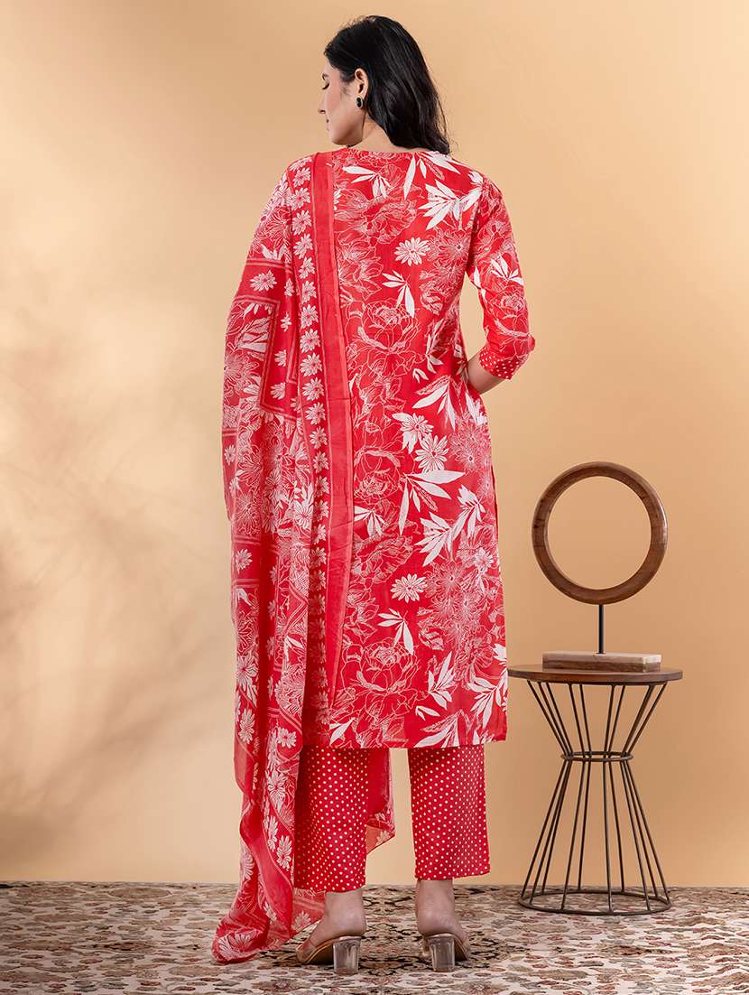 women three quarter sleeve kurta and pant with dupatta  - 22058300 -  Standard Image - 3