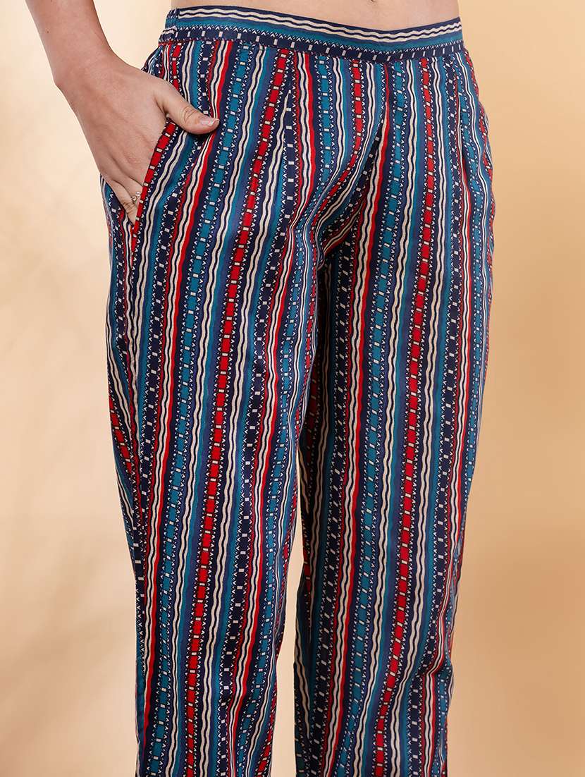 women three quarter sleeve kurta and pant with dupatta  - 22058301 -  Standard Image - 5