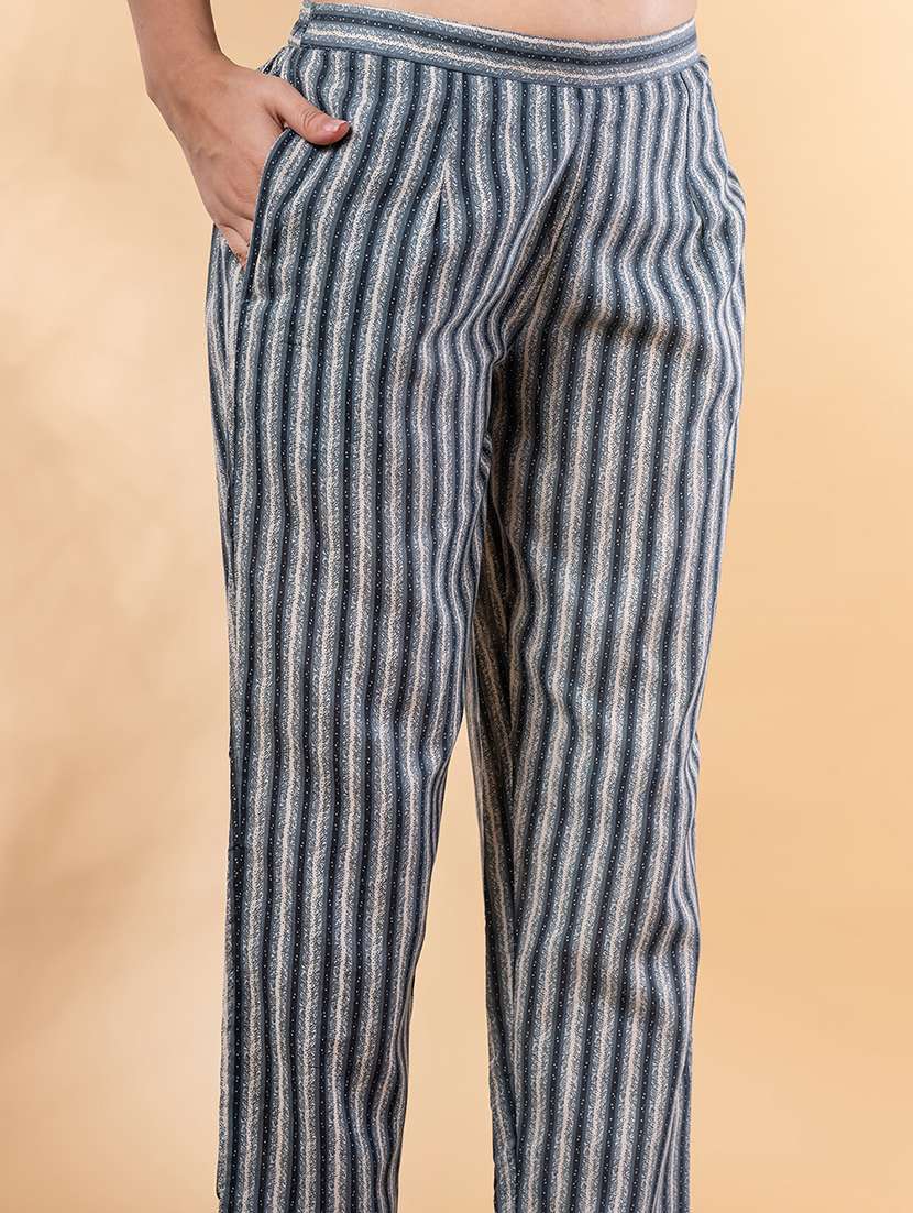 women three quarter sleeve kurta and pant with dupatta  - 22058304 -  Standard Image - 5