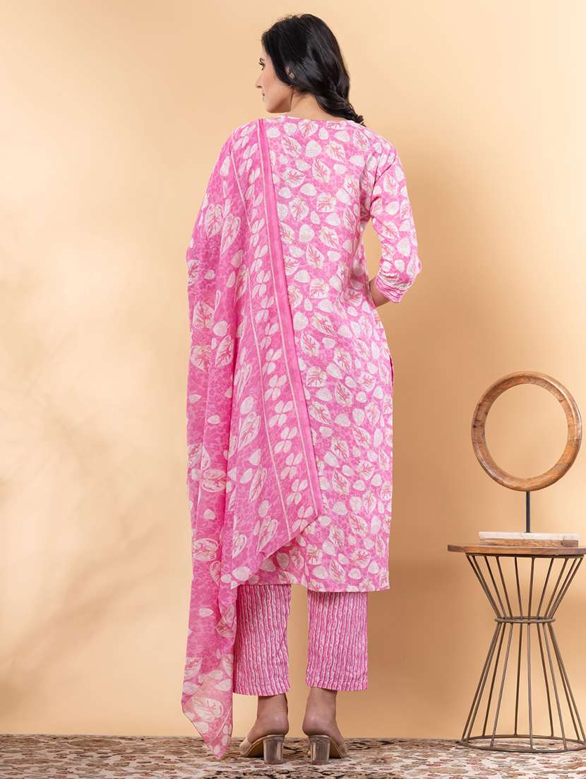 women three quarter sleeve kurta and pant with dupatta - 22058308 - Standard Image - 3