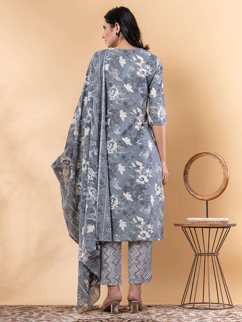 women three quarter sleeve kurta pant with dupatta set - 22058315 -  Standard Image - 3