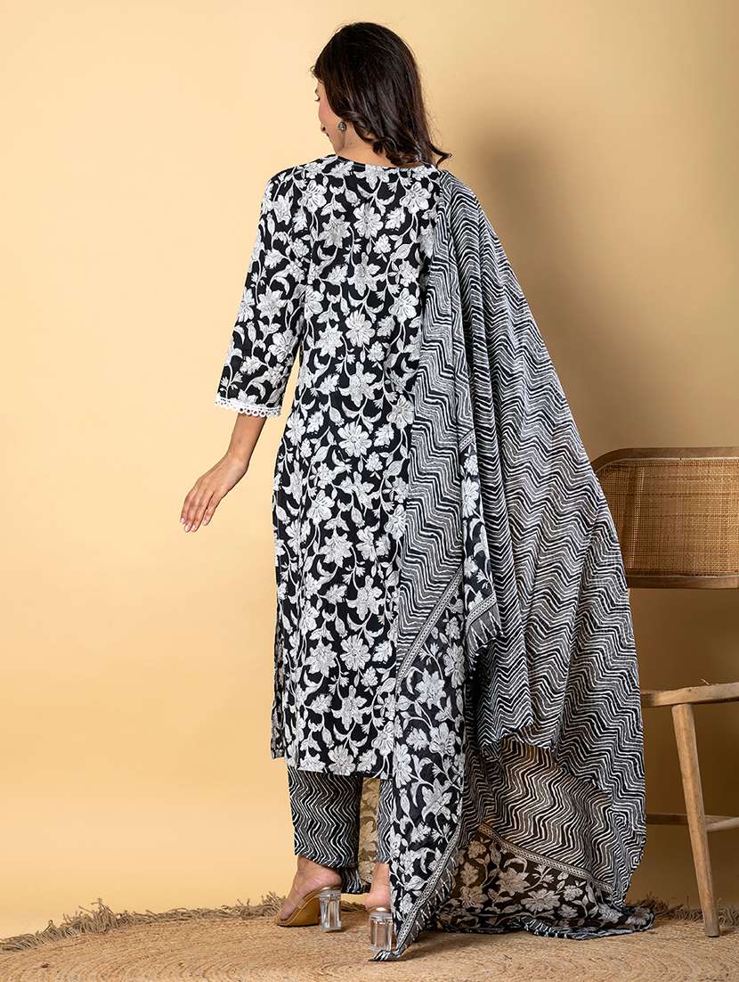 women three quarter sleeve kurta pant with dupatta set - 22058340 -  Standard Image - 3