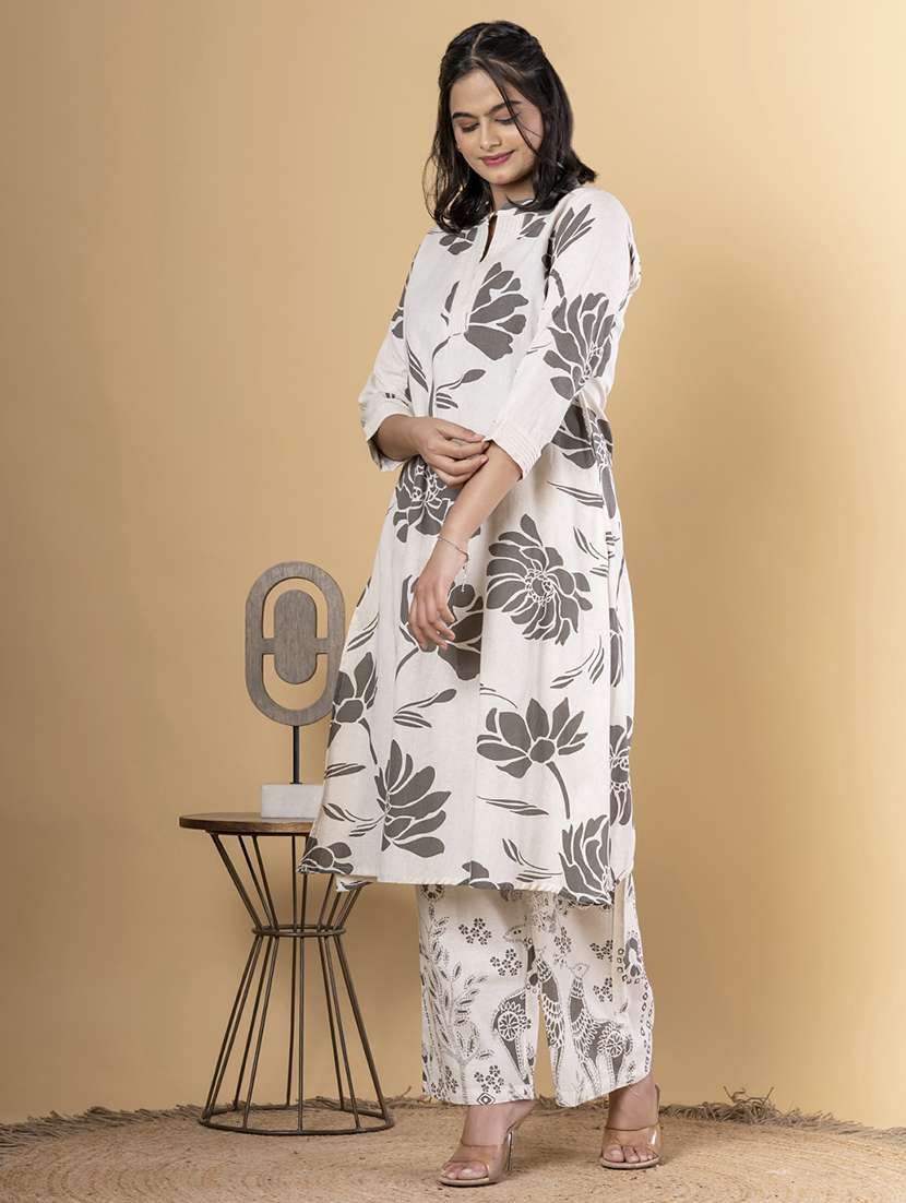 women three quarter sleeve kurta and pant set - 22058360 -  Standard Image - 3