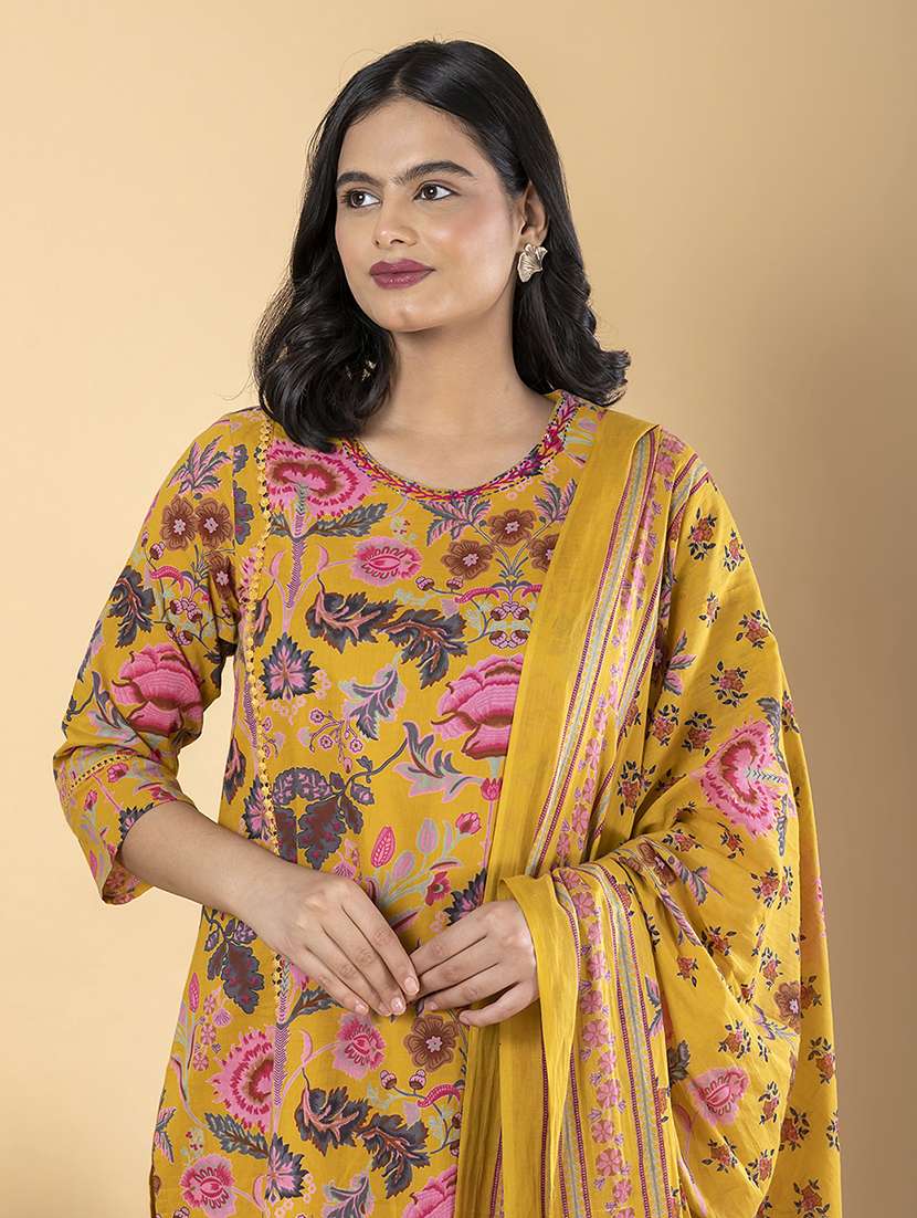 women three quarter sleeve kurta pant with dupatta set - 22058371 -  Standard Image - 5