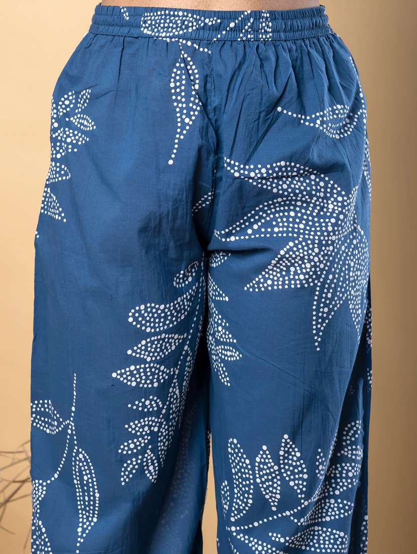 women sleeveless kurta and palazzo set - 22058386 -  Standard Image - 5