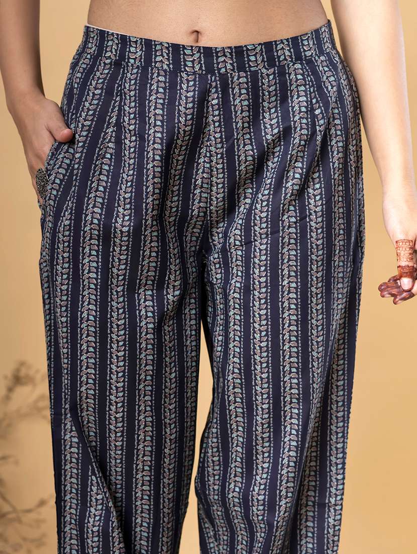 women three quarter sleeve kurta pant with dupatta set - 22058461 -  Standard Image - 5