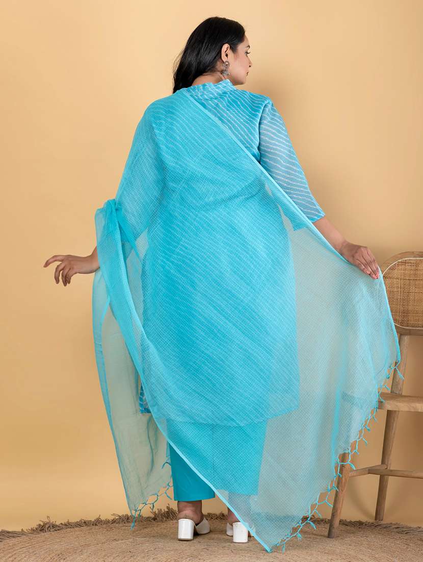 women three quarter sleeve kurta pant with dupatta set - 22058474 -  Standard Image - 3