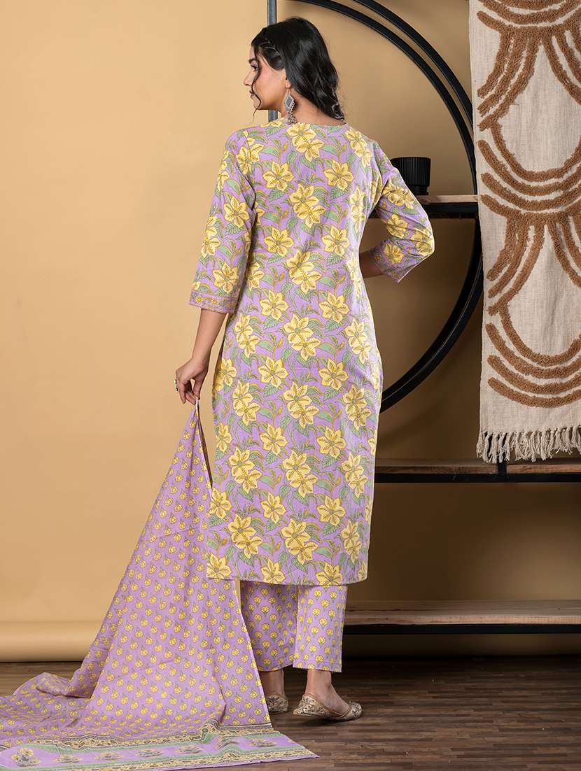 women three quarter sleeve kurta pant with dupatta set - 22058490 -  Standard Image - 3