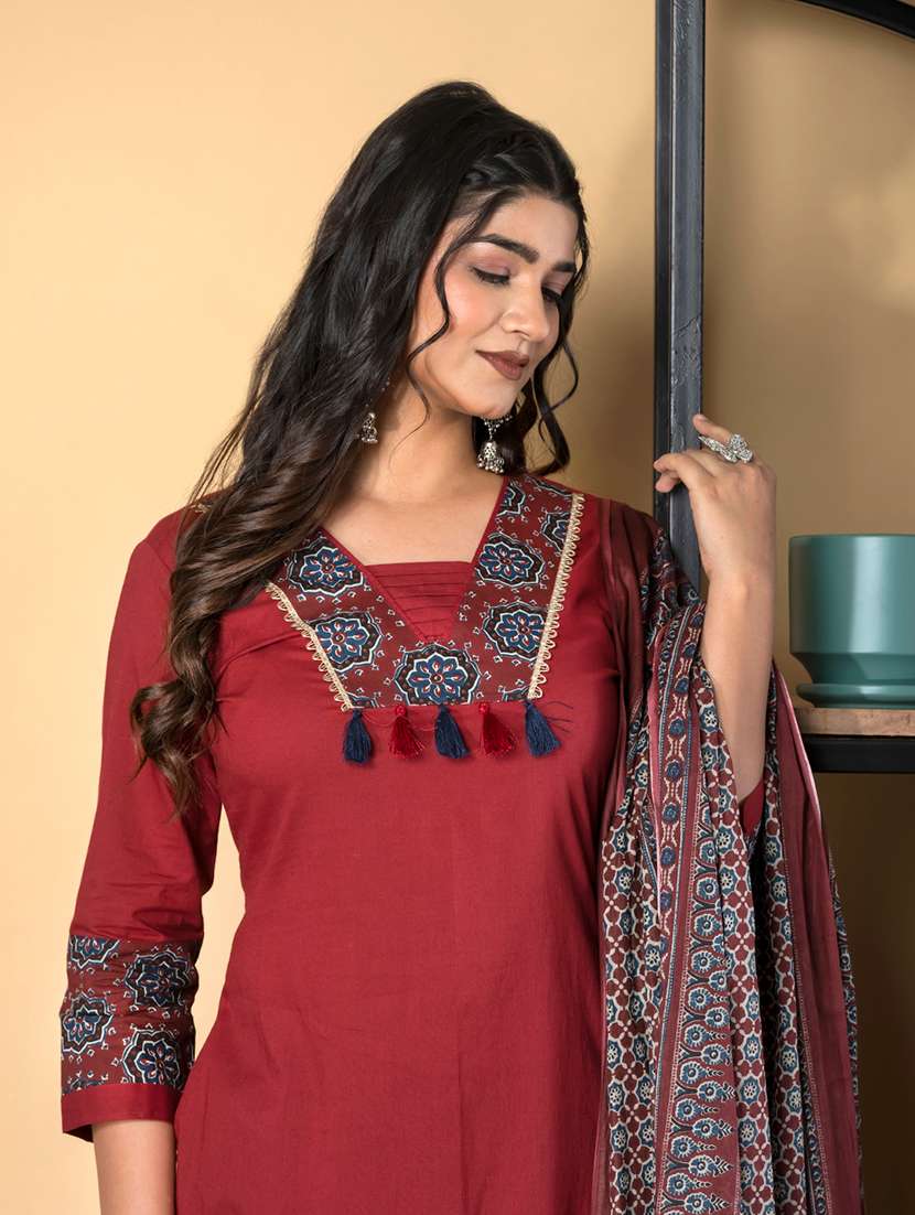 maroon cotton suit  set - 22058493 -  Standard Image - 5