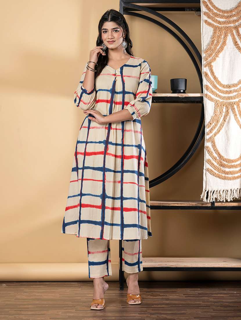 women three quarter sleeve kurta and pant set