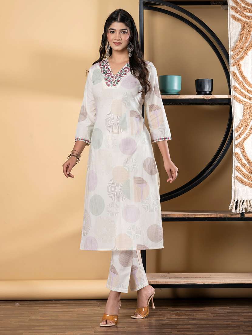 women three quarter sleeve kurta and pant set - 22058505 -  Standard Image - 3