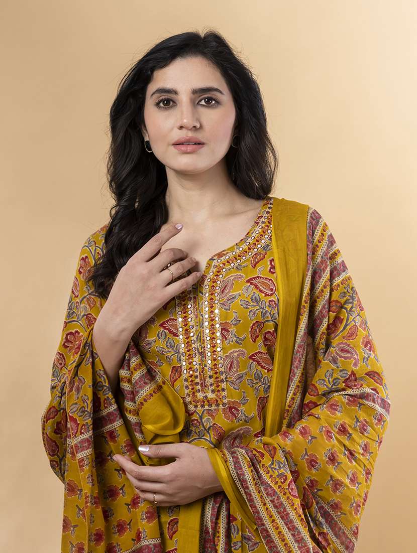 yellow cotton suit set - 22058531 - Standard Image - 5