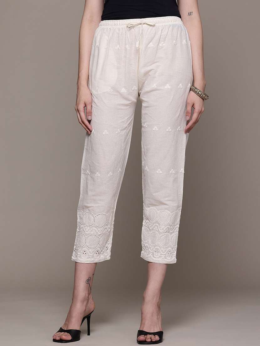 women solid mid rise tapered pant