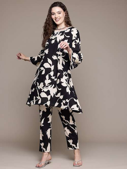 women printed three quarter sleeve ethnic co-ord set - 22058580 -  Standard Image - 0