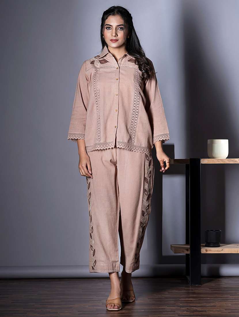 women three quarter sleeve regular fit ethnic co-ord set - 22058640 - Standard Image - 5