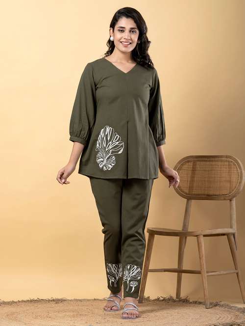 women three quarter sleeve regular fit ethnic co-ord set - 22058644 - Standard Image - 0