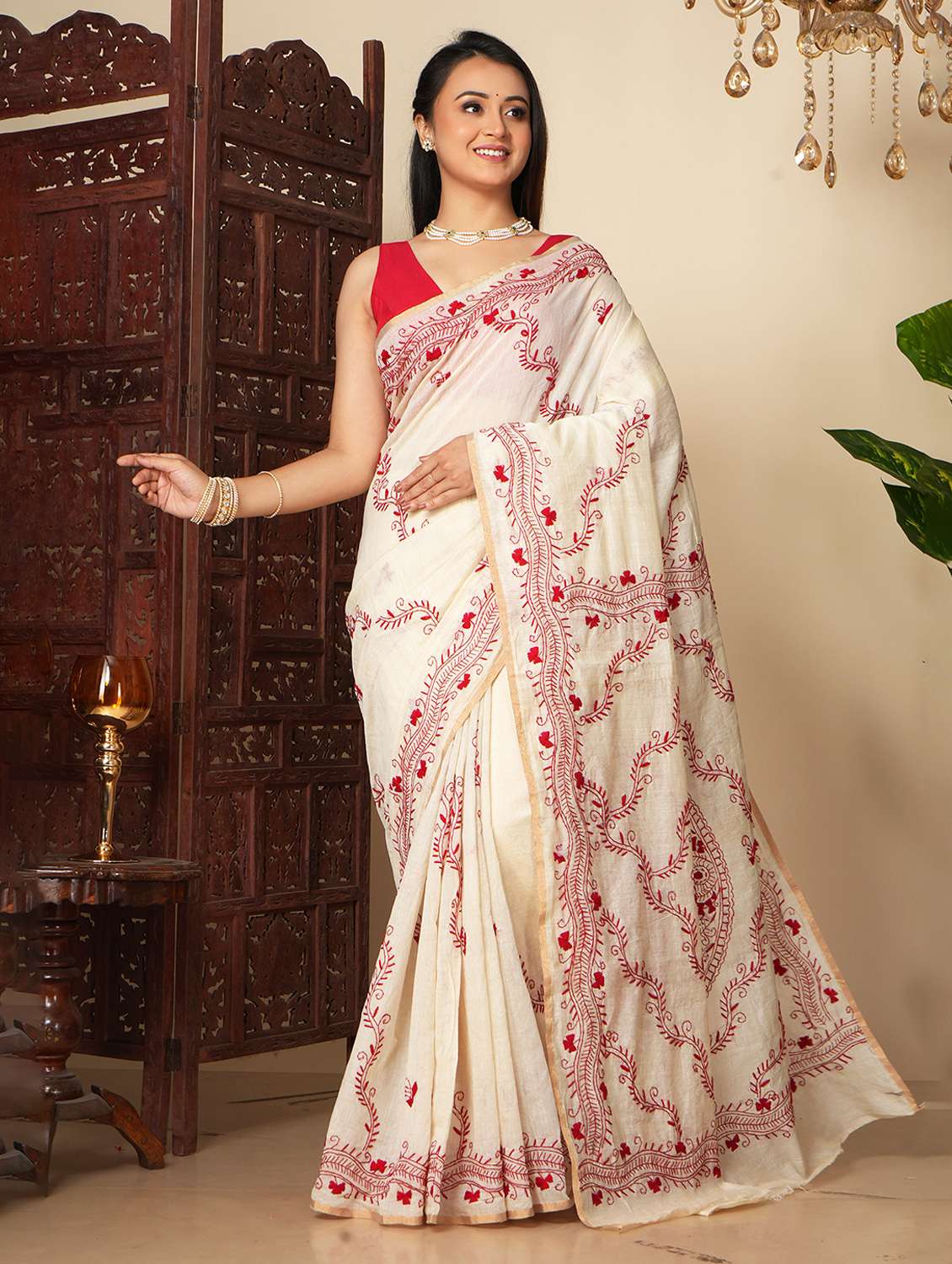 women solid with work handloom saree with blouse
