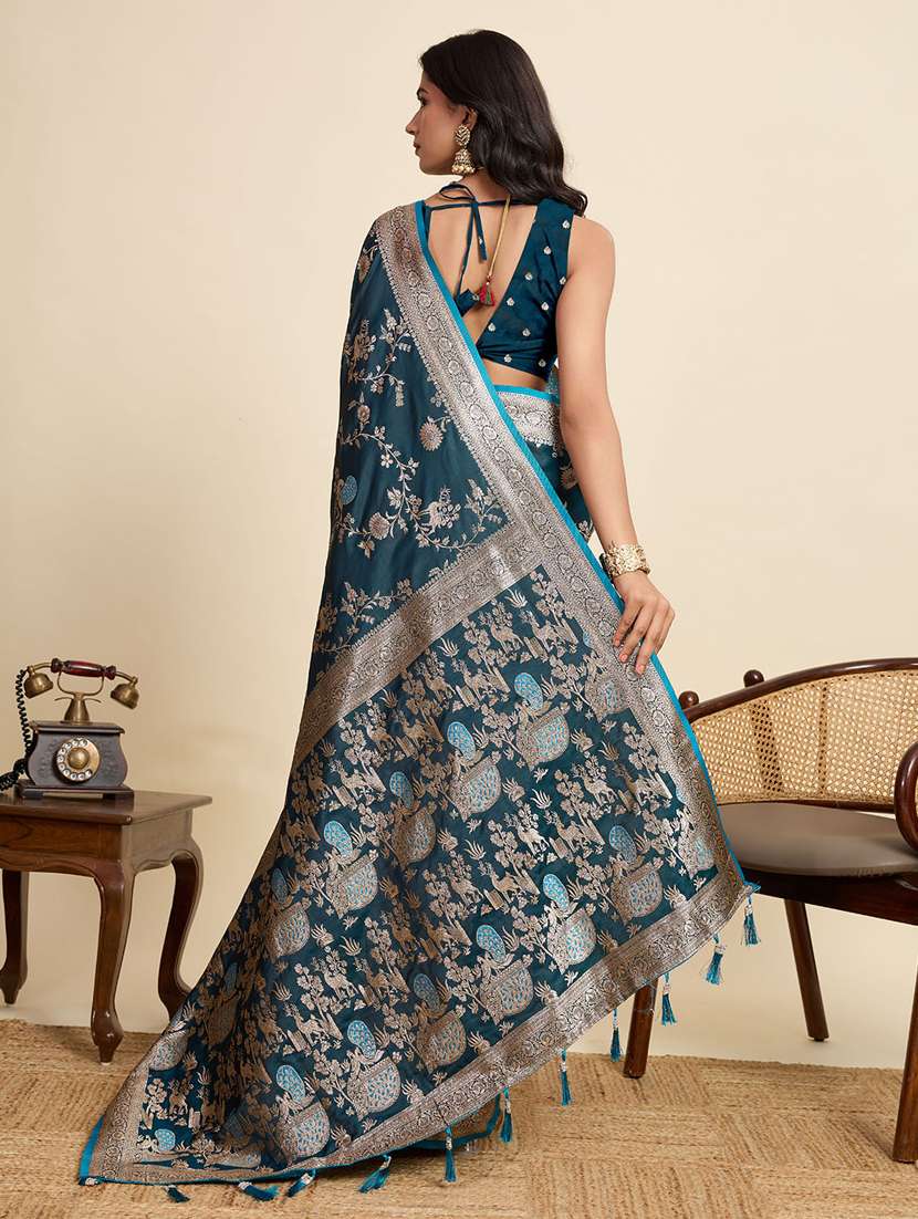 women self design banarasi saree with blouse - 22058809 - Standard Image - 3