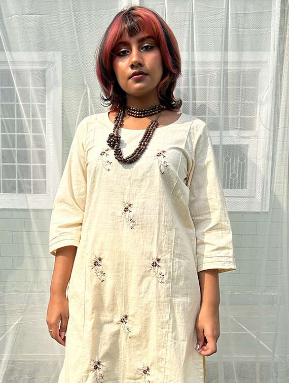 women three quarter sleeve kurta pant set - 22058901 -  Standard Image - 3