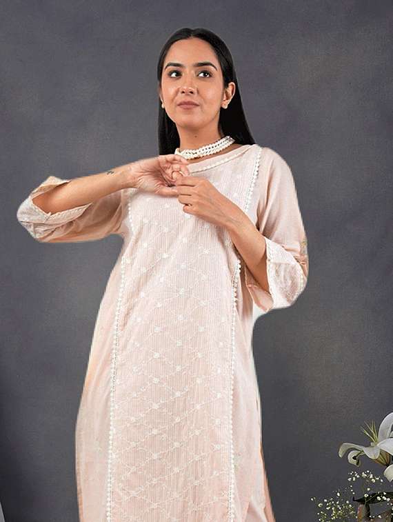 women three quarter sleeve kurta pant set - 22058922 - Standard Image - 3