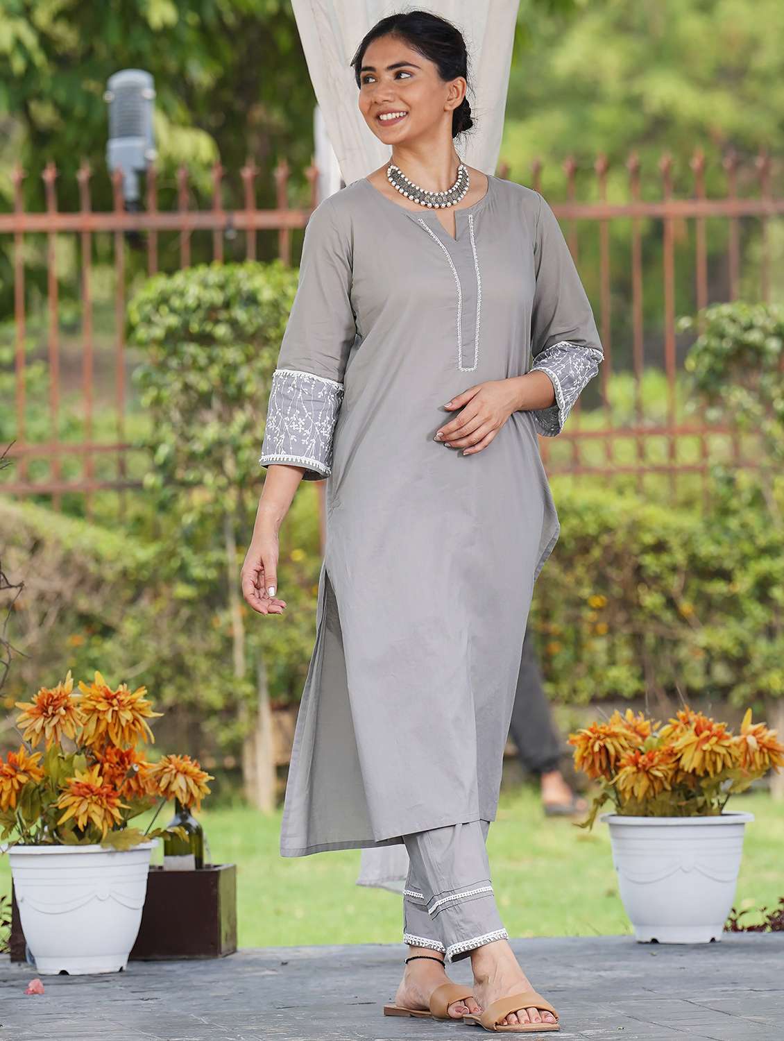 women three quarter sleeve kurta pant set - 22058929 -  Standard Image - 3