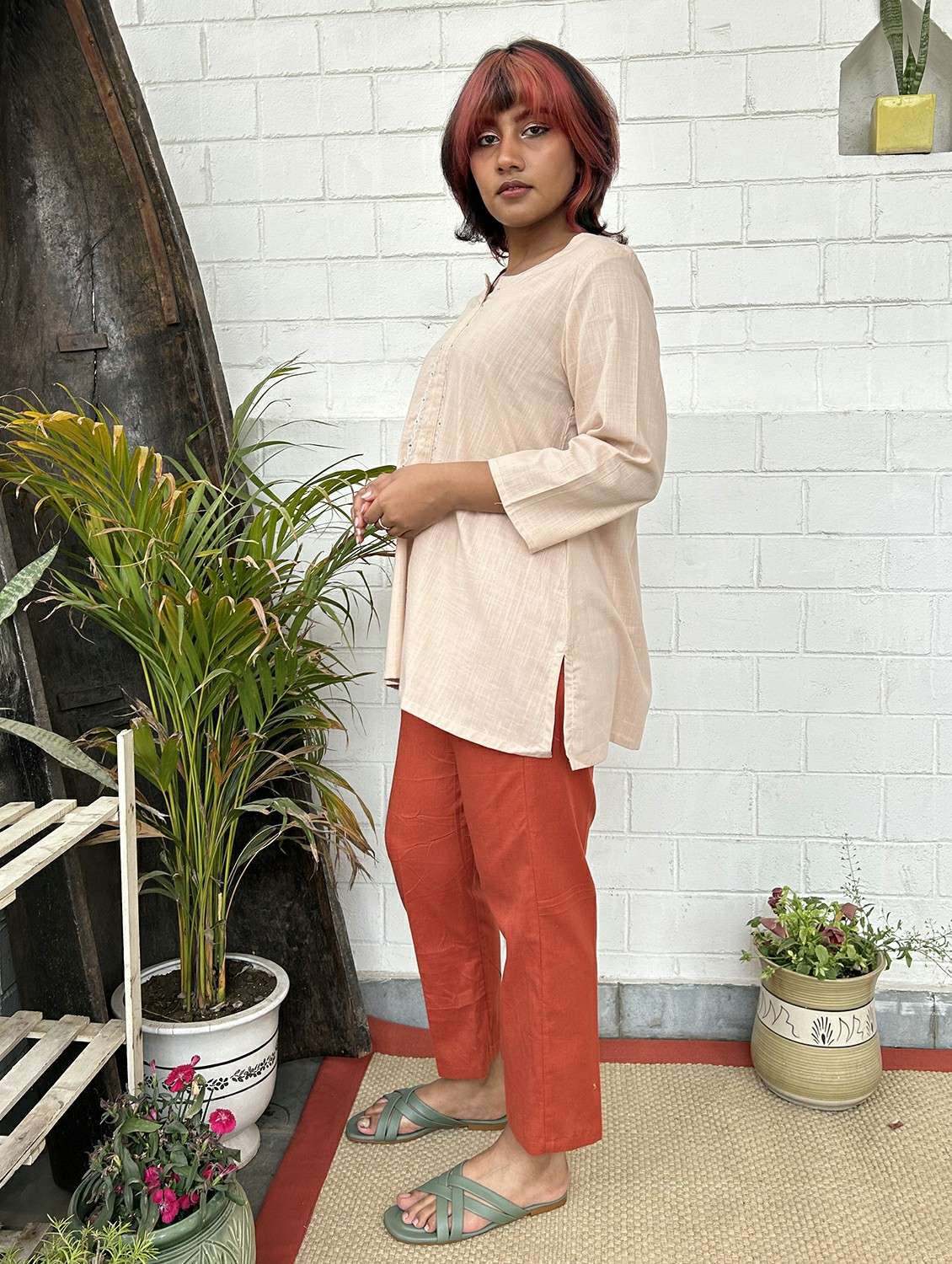 women self design three quarter sleeve kurta pant set - 22059104 -  Standard Image - 3