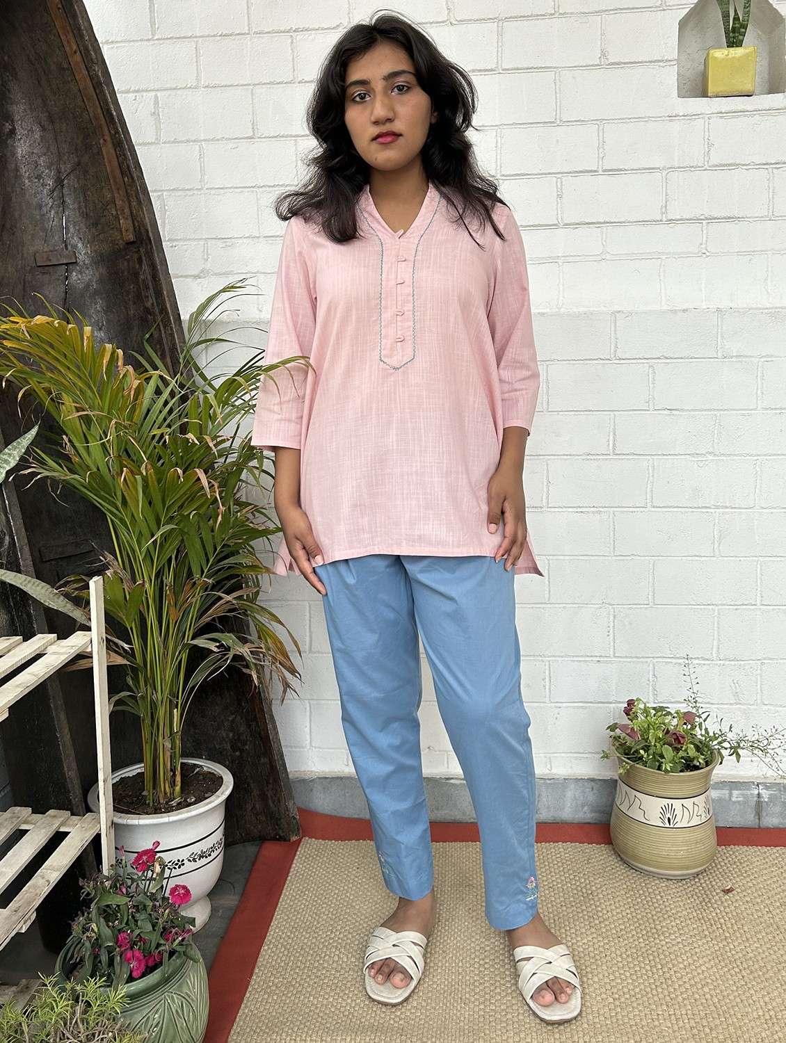 women self design three quarter sleeve kurta pant set