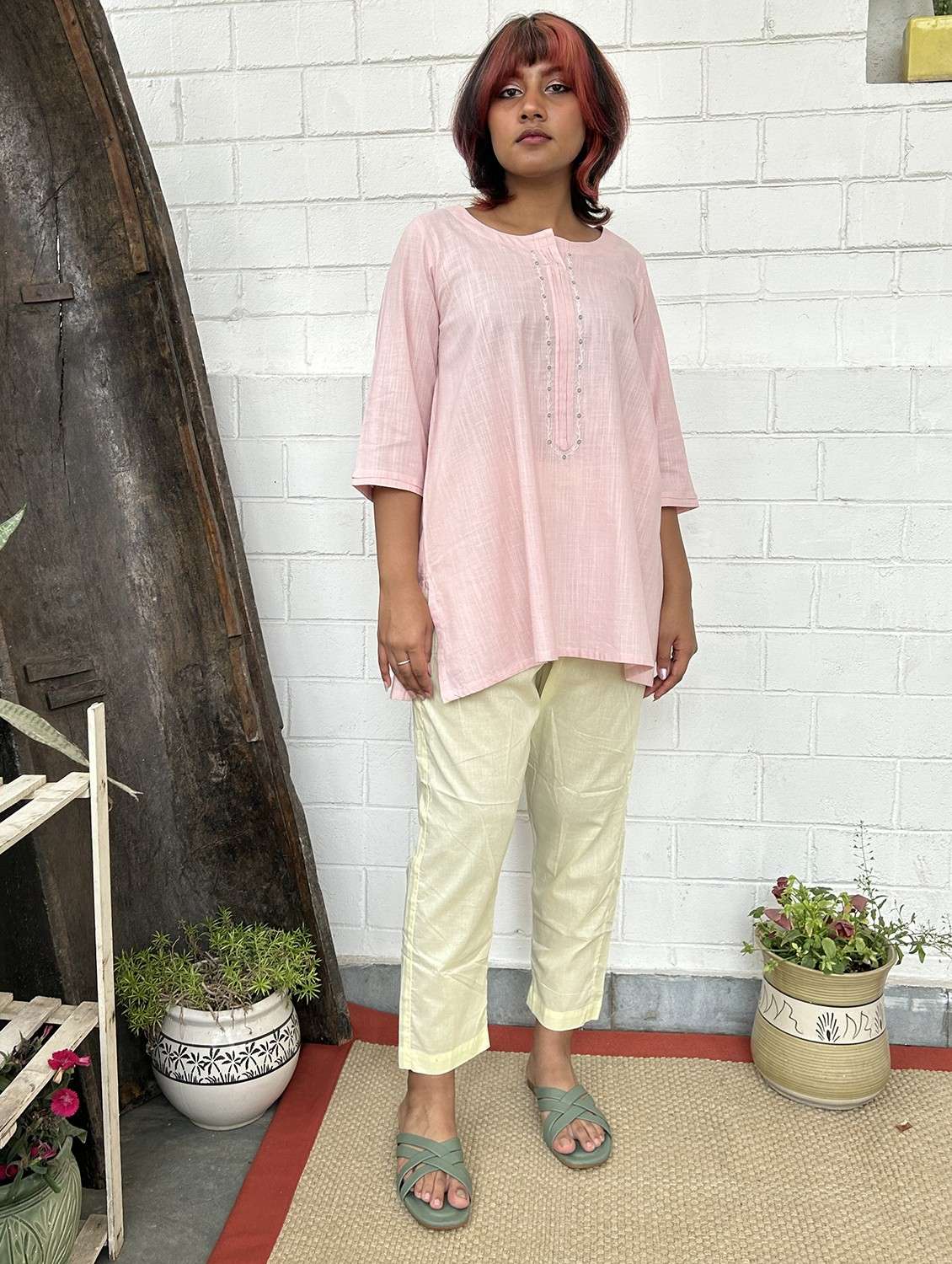 women self design three quarter sleeve kurta pant set