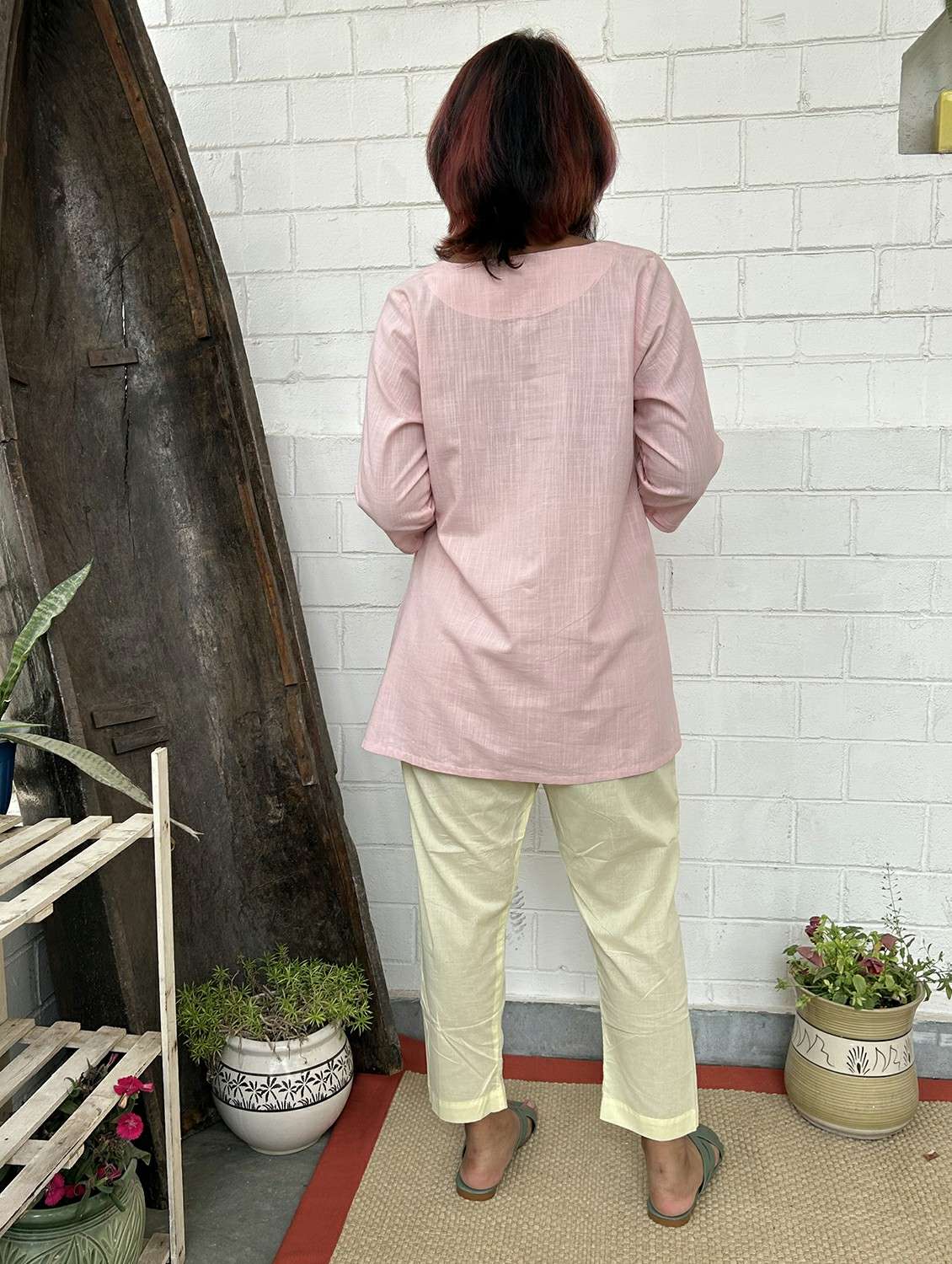 women self design three quarter sleeve kurta pant set - 22059132 -  Standard Image - 3