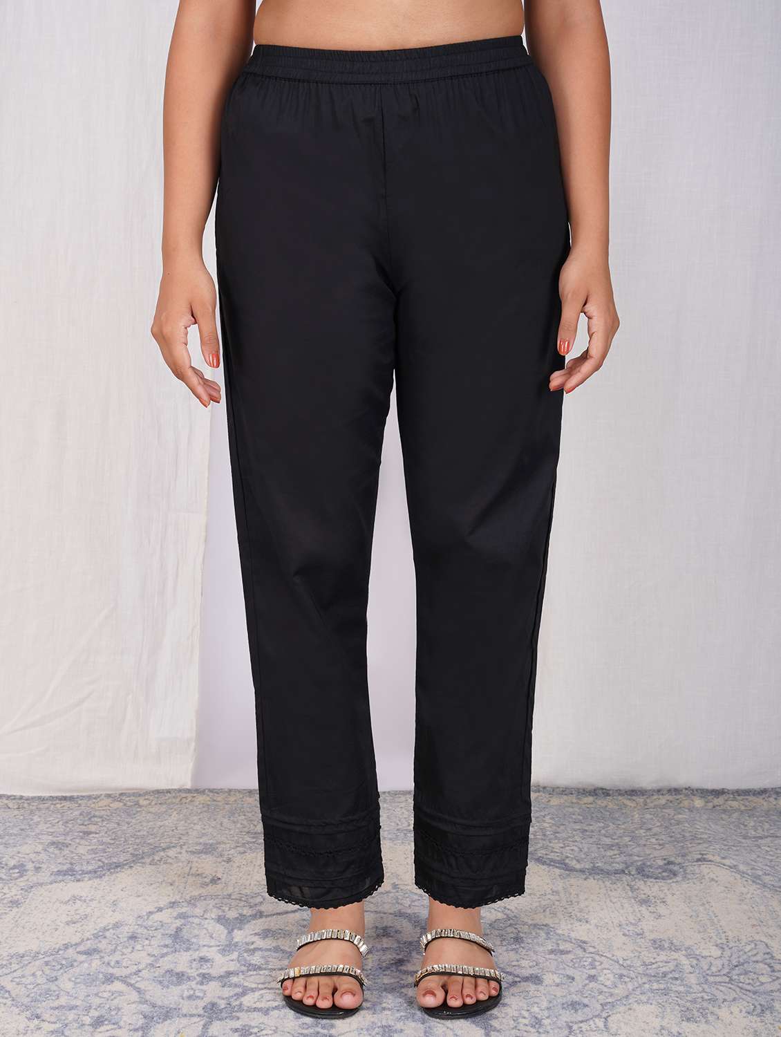 women black solid mid rise cigarette pant - 22059728 - Zoom Image - 0