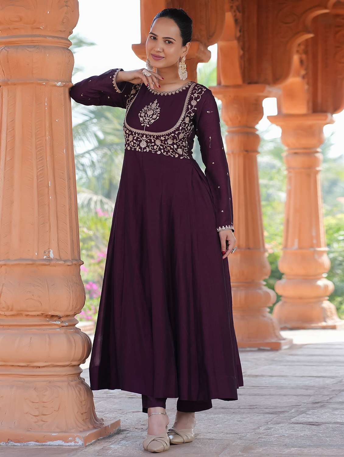 Women Embroidered Long Sleeve Kurta Pant With Dupatta Set
