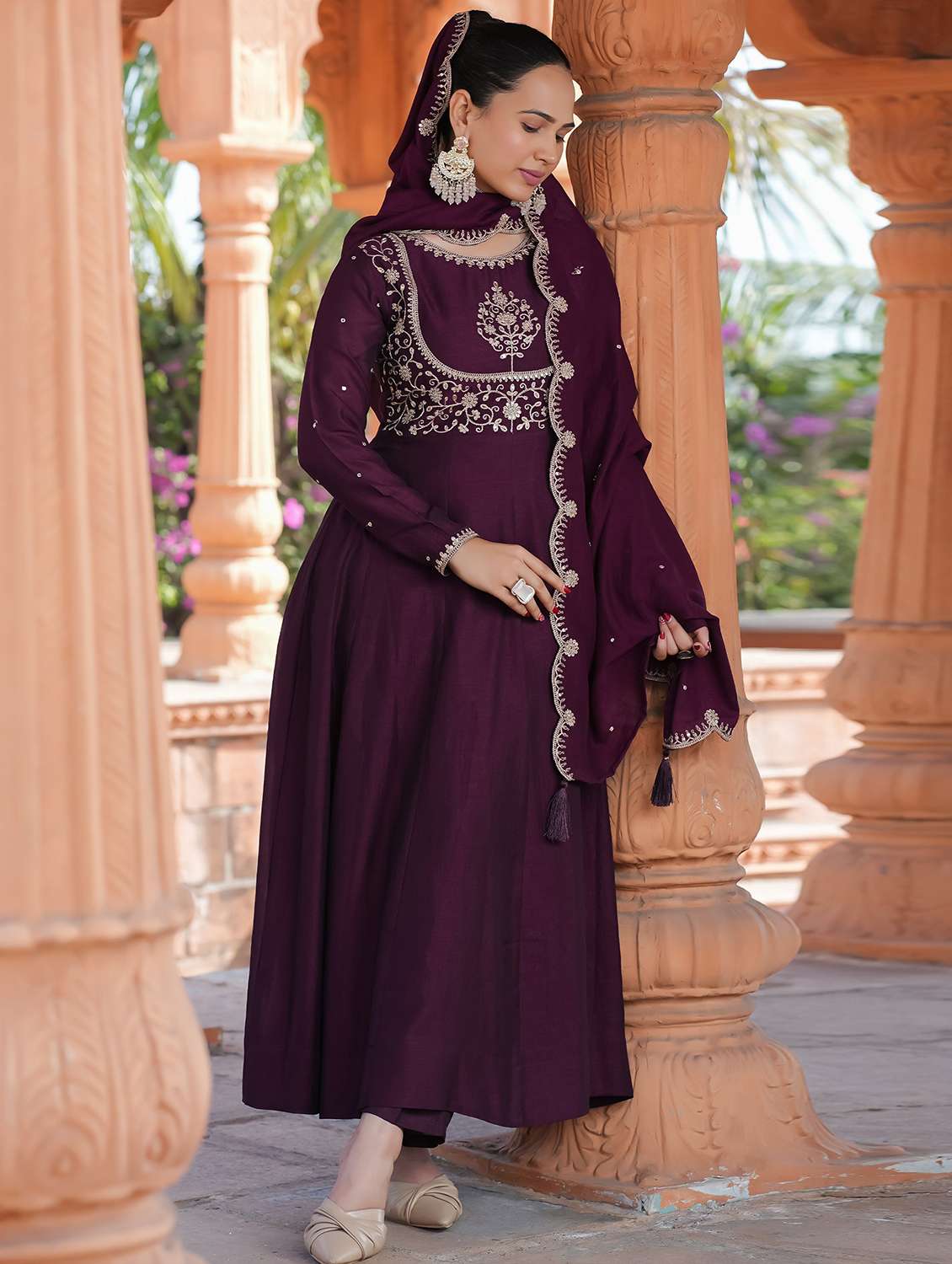 Women Embroidered Long Sleeve Kurta Pant With Dupatta Set