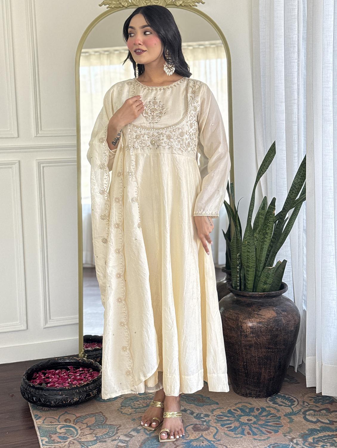 women embroidered long sleeve kurta pant with dupatta set - 22060164 - Standard Image - 3