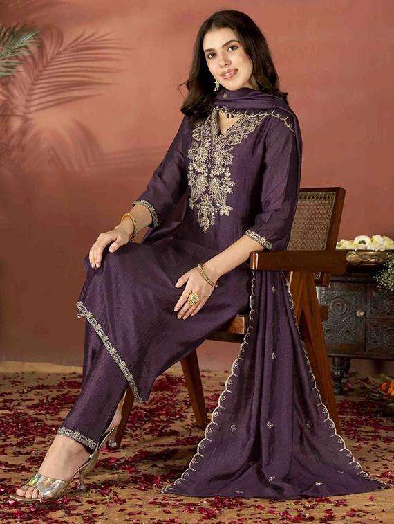 women three quarter sleeve kurta pant with dupatta set - 22060167 -  Standard Image - 3