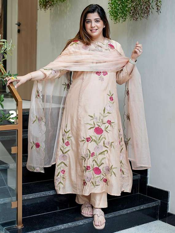 women three quarter sleeve kurta pant with dupatta set