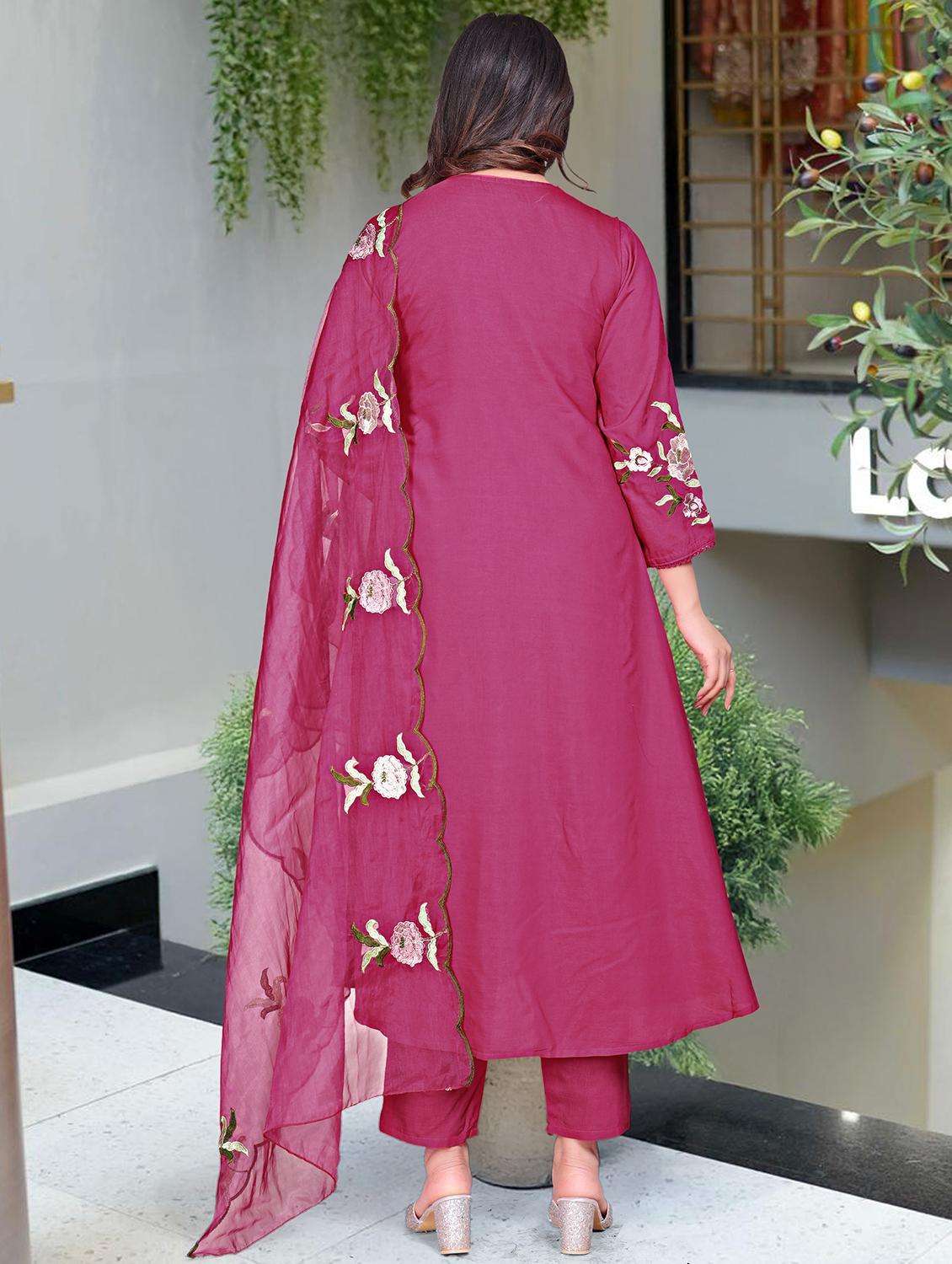 women three quarter sleeve kurta pant with dupatta set - 22060172 -  Standard Image - 3