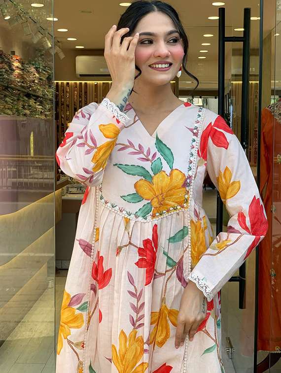 women floral long sleeve kurta pant with dupatta set - 22060174 - Standard Image - 3