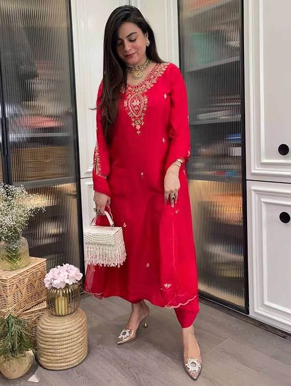 women three quarter sleeve kurta pant with dupatta set