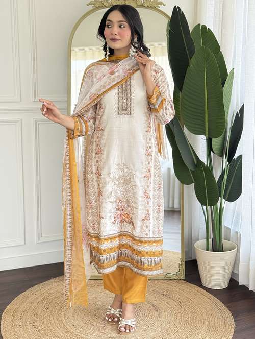 women three quarter sleeve kurta pant with dupatta set - 22060182 -  Standard Image - 0