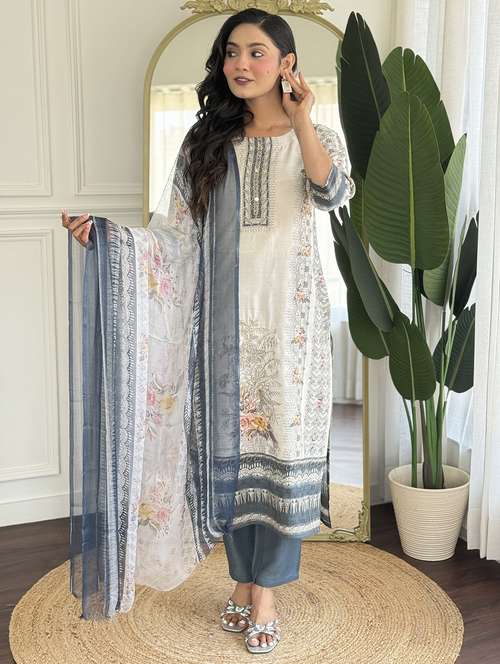 women three quarter sleeve kurta pant with dupatta set - 22060186 -  Standard Image - 0