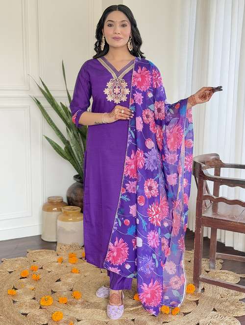 women three quarter sleeve kurta pant with dupatta set - 22060187 -  Standard Image - 0