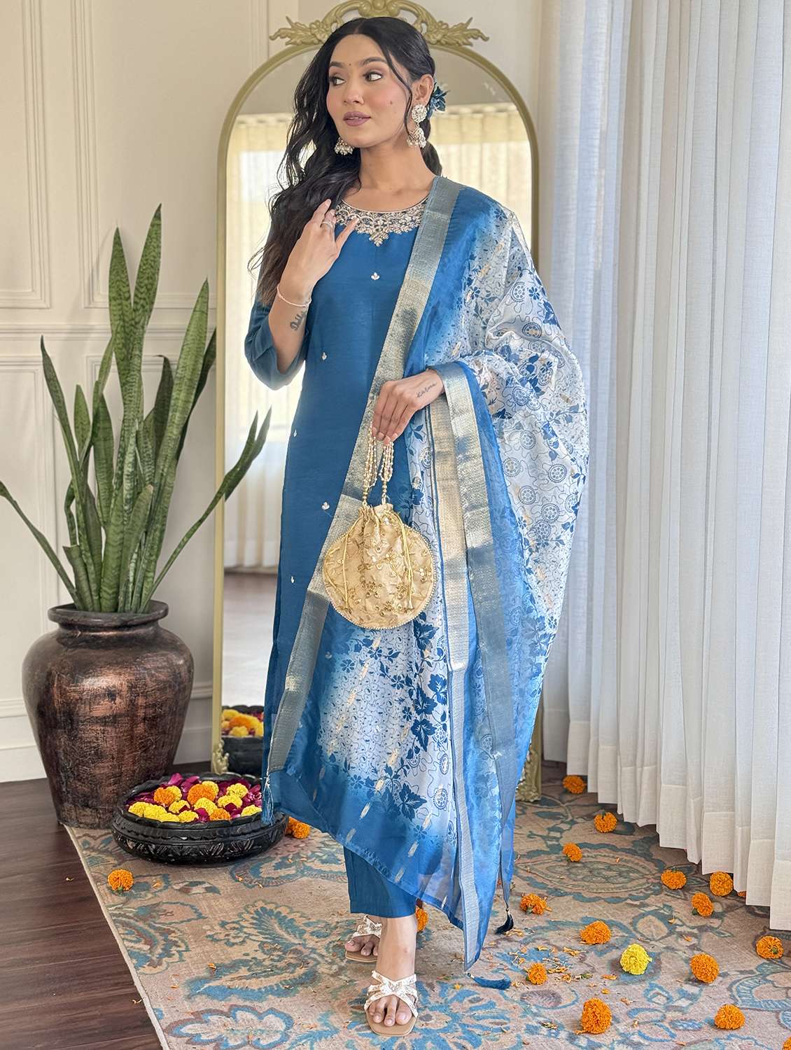 women three quarter sleeve kurta pant with dupatta set - 22060196 - Standard Image - 3
